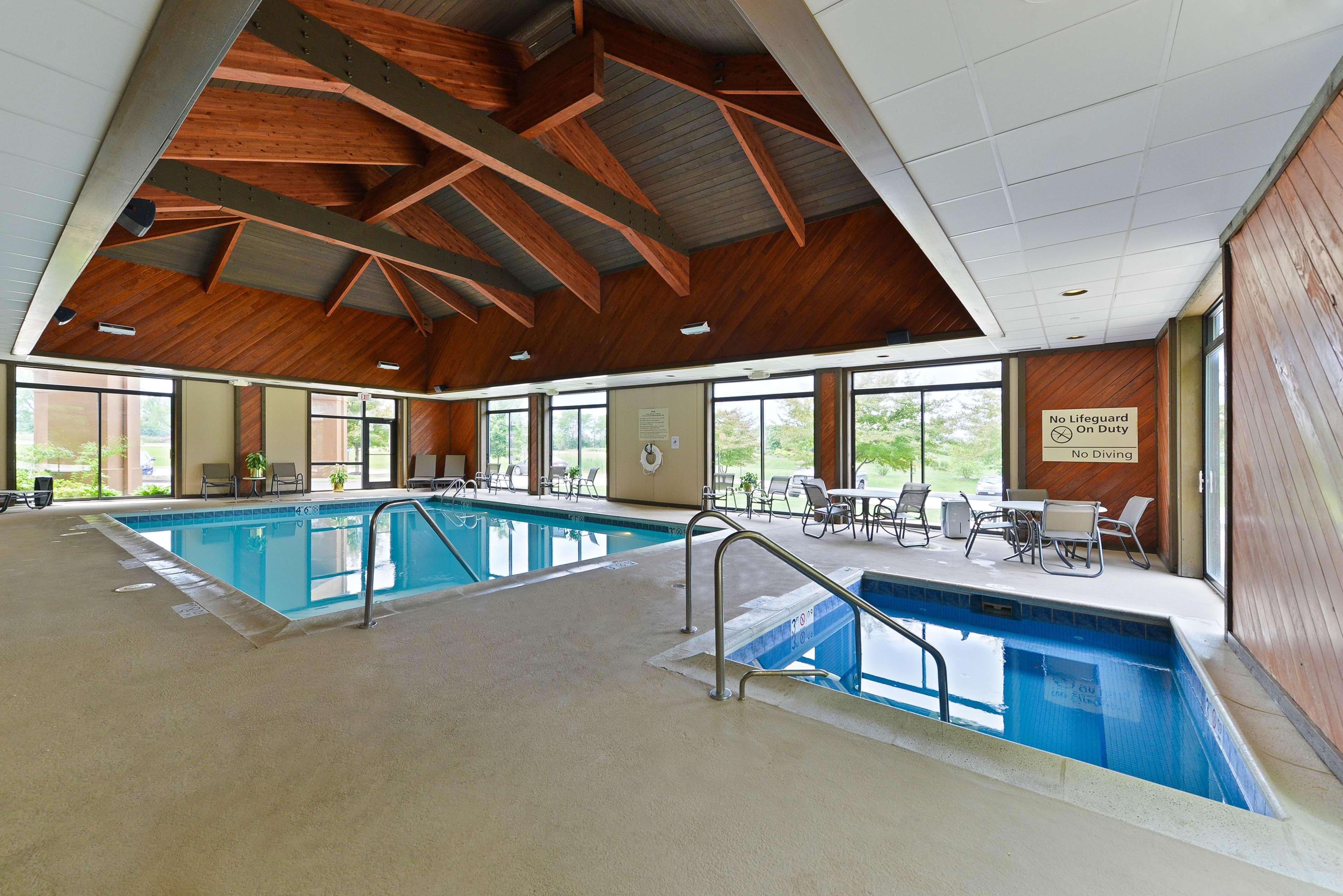 Hampton Inn Chicago-Carol Stream Exterior photo